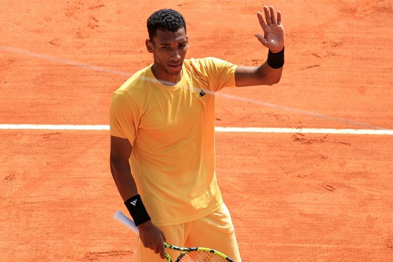 Unplayable Auger-Aliassime beats Ruud to challenge Sinner in Madrid quarter-finals