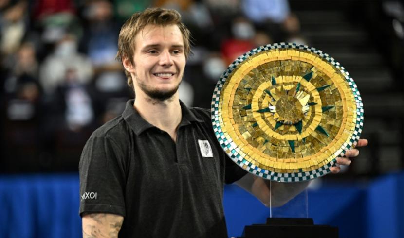 Bublik s'offre Zverev et son 1er titre ATP 