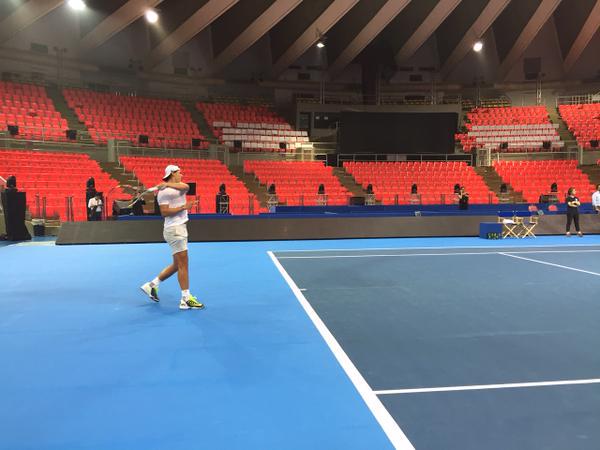 Nadal prend ses marques au Hua Mark Indoor Stadium de Bangkok où il affrontera Djokovic en exhibition ce vendredi à 14h (heure française)