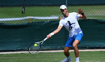 Djokovic, Murray, Raducanu, Alcaraz, Kerber, Sinner face à Wawrinka, Kontaveit, Hurkacz, Jabeur ou Ruud ouvrent le bal ce lundi à Wimbledon.