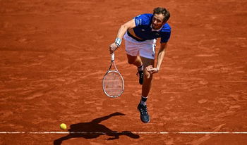 Medvedev on the brink of retirement against Lehecka
