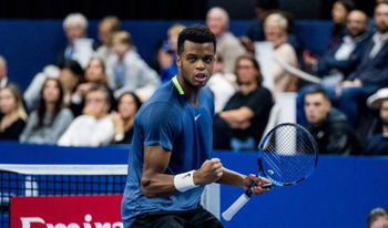 ムペツィ・ペリカールがリヨン・トーナメントで優勝！
