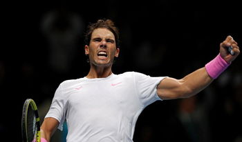 Nadal vient à bout de Tsitsipas et entretient ses chances de qualification 