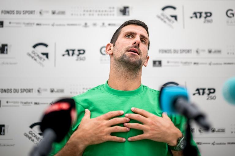 Djokovic sale al rescate de Goffin: 