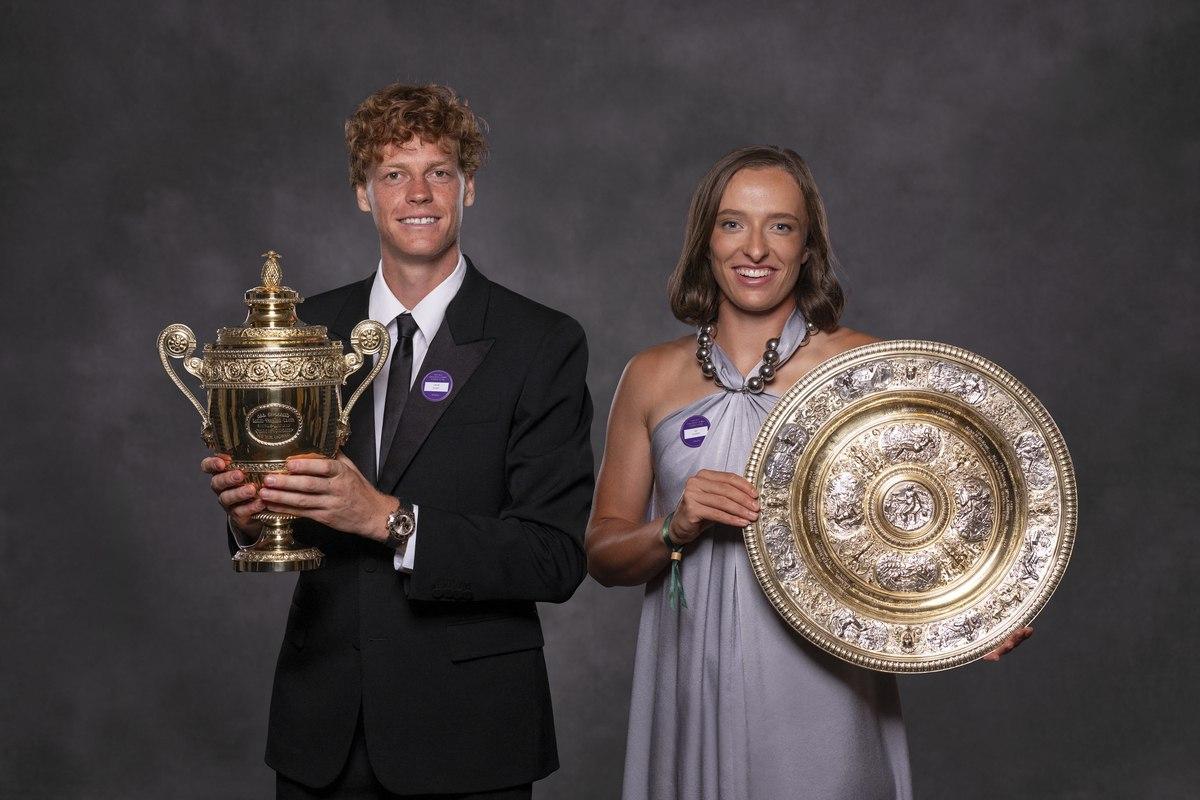 « Nous avons encore plus fêté ce titre », Sinner revient sur le gala avec Swiatek à Wimbledon