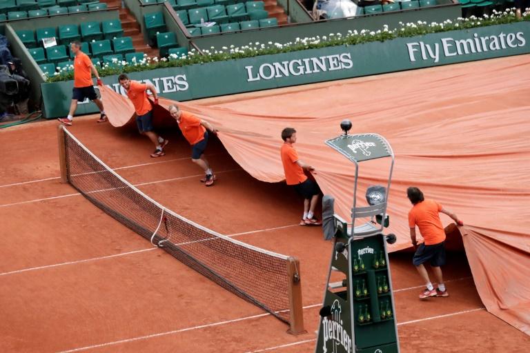 Interruption plus longue que prévue à Roland Garros