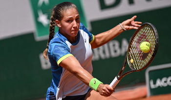 Parry falls in opening match against Montgomery at Roland-Garros
