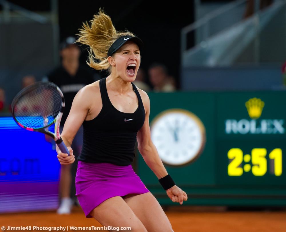 La Canadienne Eugenie Bouchard après son match , en remet une couche sur la Russe Maria Sharapova 