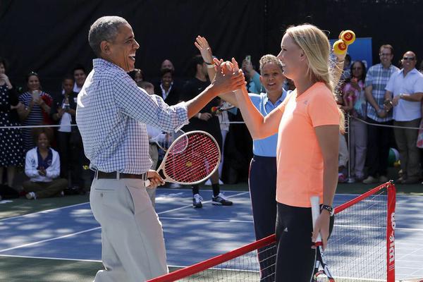 Obama tape la balle avec Wozniacki 