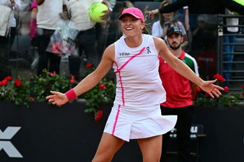 Graf, Seles, Williams: Swiatek reiht sich nach Halbfinal-Qualifikation in Wimbledon in eine sehr prestigeträchtige Liste ein