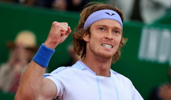 Rublev erklärt die Wahl seiner Zusammenarbeit mit Safin: „Marat ist jemand, der mich seit meiner Kindheit inspiriert“