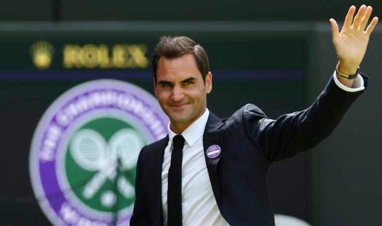 Federer est présent sur le gazon de Wimbledon ce dimanche pour participer aux célébrations des 100 ans du mythique Centre Court londonien