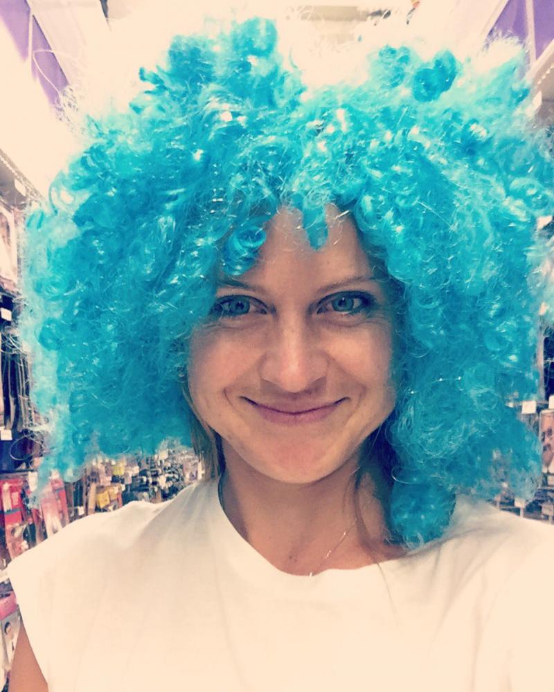 Quand Safarova partage sa recherche de nouvelles stratégies sur Twitter : Qui aime le bleu 