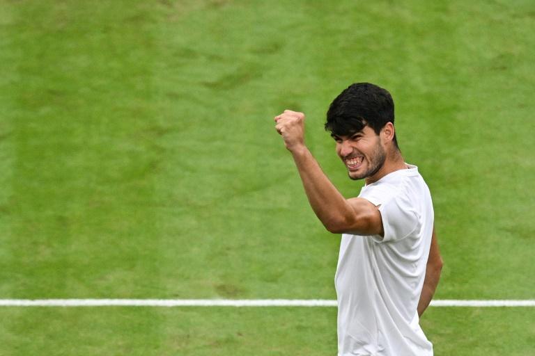 « Il n’y a pas eu beaucoup de temps pour se préparer, mais plus nous gagnons de matchs, mieux c’est », déclare Samuel Lopez, co-entraîneur d’Alcaraz en marge du tournoi du Queen's