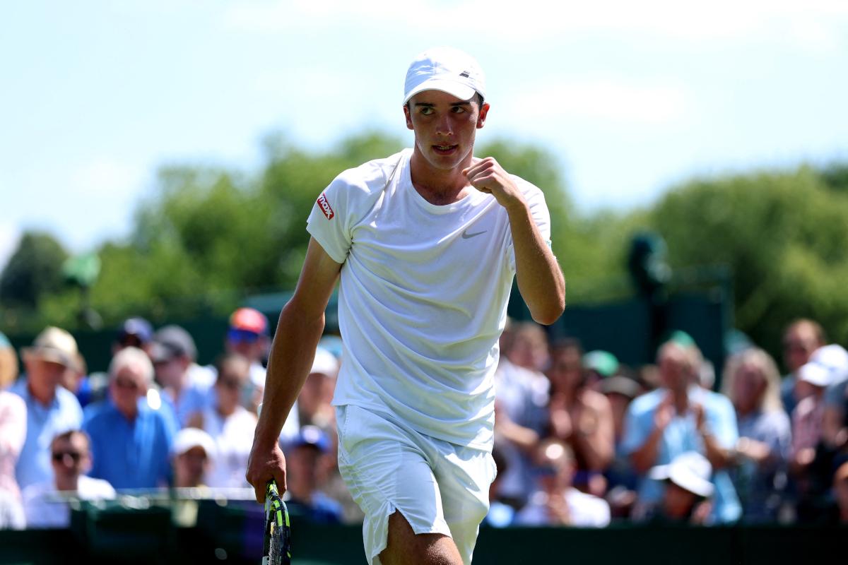 733. der Welt, Tarvet qualifiziert sich für die zweite Runde von Wimbledon