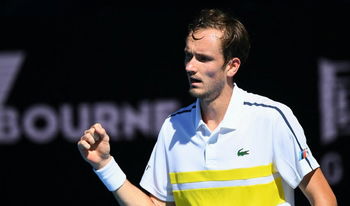 Medvedev s'envole face à Tsitsipas 