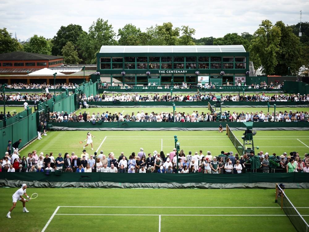 « C’était impossible de frapper la balle parce qu’elle rebondissait en dessous du niveau des genoux », Ljubicic évoque les changements de conditions de jeu à Wimbledon