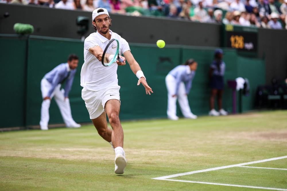 Musetti acaba con la aventura de Mpetshi Perricard en Wimbledon