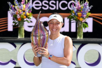 Pegula holt sich ihren zweiten Saisontitel in Charleston  