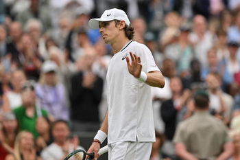 Video - De Minaur injured on match point against Fils?