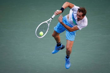 Two days after his elimination, Medvedev continues training in Toronto  