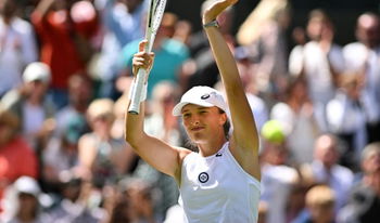 « Nunca esperei realmente ganhar aqui», as primeiras palavras de Swiatek após a sua vitória em Wimbledon