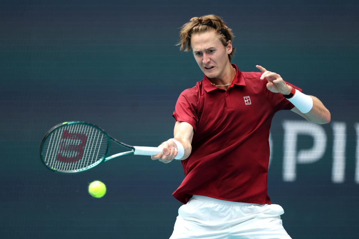 Korda parla del suo infortunio al polso prima di affrontare Djokovic: «È abbastanza doloroso, ma vedremo come evolve»