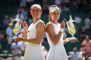 Kudermetova et Mertens remportent le double féminin à Wimbledon