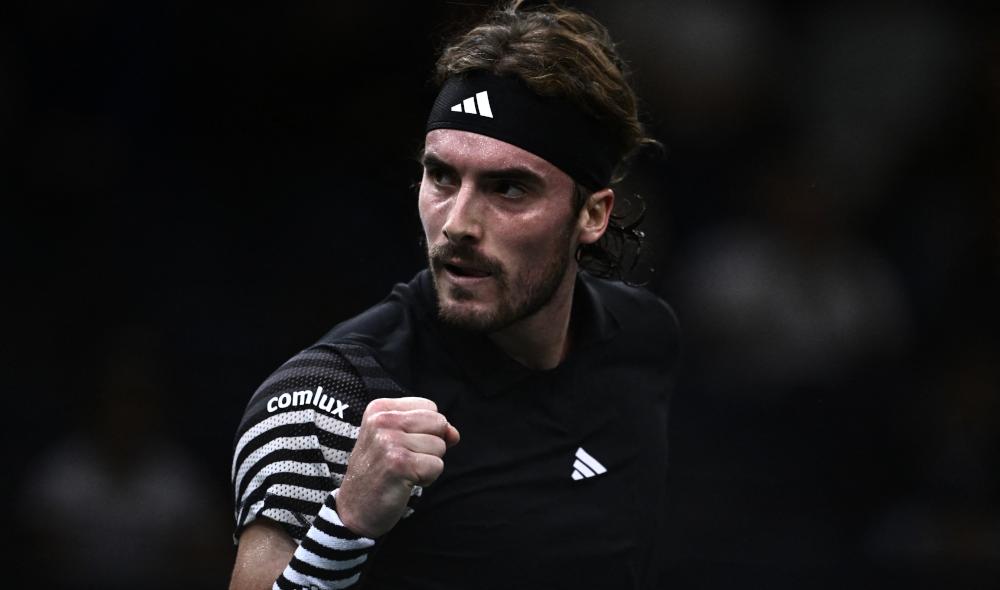 Tsitsipas emerges victorious from his 1st round in Paris